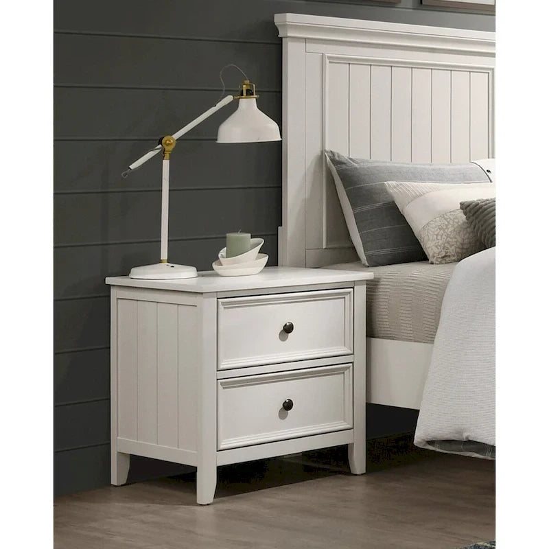 Classic White Finish 3pc Bedroom Set Bed and Two Nightstands